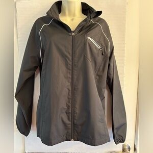 Danskin women’s rain wind light weight black jacket in size Large 12/14 B10